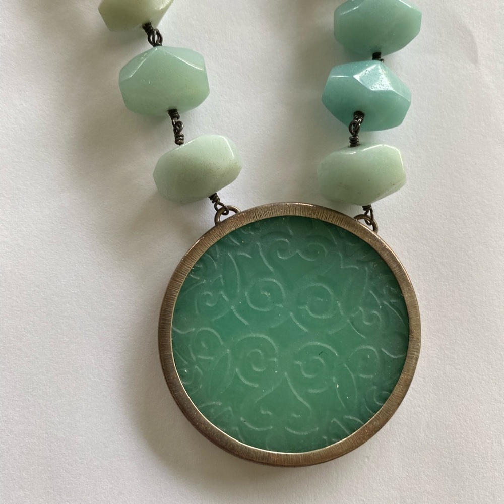 Silpada gorgeous necklace. .925 sterling silver and stone.